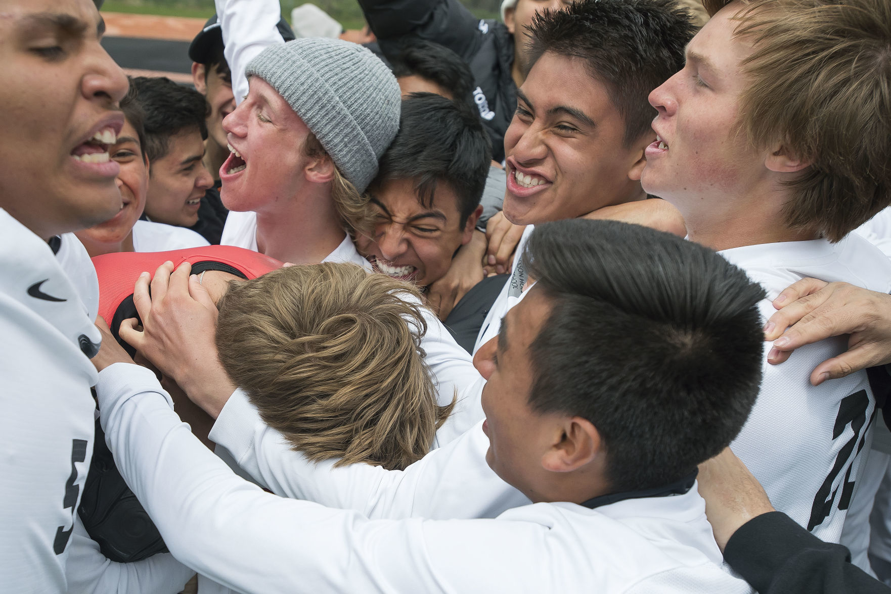 Broncs advance to state soccer championship